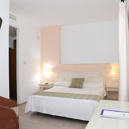 Hostal Dona Lola Marina Zahara de los Atunes Eksteriør billede